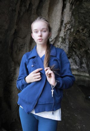 Милена Деви в образе школьницы эро фото Фото 20